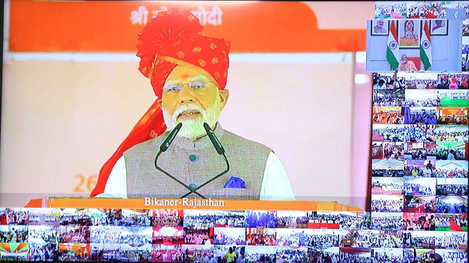 मुख्यमंत्री योगी आदित्यनाथ ने प्रदेश के 19 स्टेशनों के कायाकल्प पर प्रधानमंत्री के प्रति जताया आभार