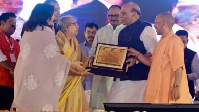 मरीज का इलाज मशीनों से हो सकता है, लेकिन ठीक होने का भरोसा डॉक्टर ही जगा सकतेः राजनाथ