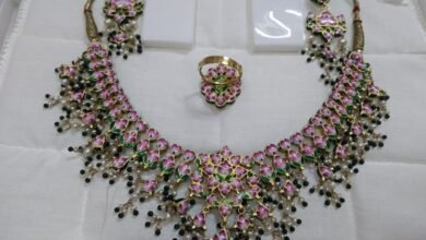 गुलाबी मीनाकारी के 300 शिल्पियों में 30 प्रतिशत महिलाएं है,सालाना व्यवसाय लगभग 15 करोड़ का