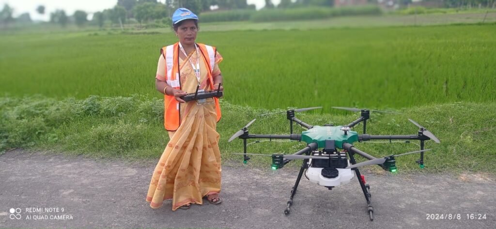 गांव की पगडंडियों से निकल महिलाओं के सपनों को मिला आसमां  