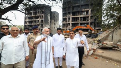 मोदी ने विमान दुर्घटनास्थल का लिया जायजा, अस्पताल में घायलों का हालचाल जाना