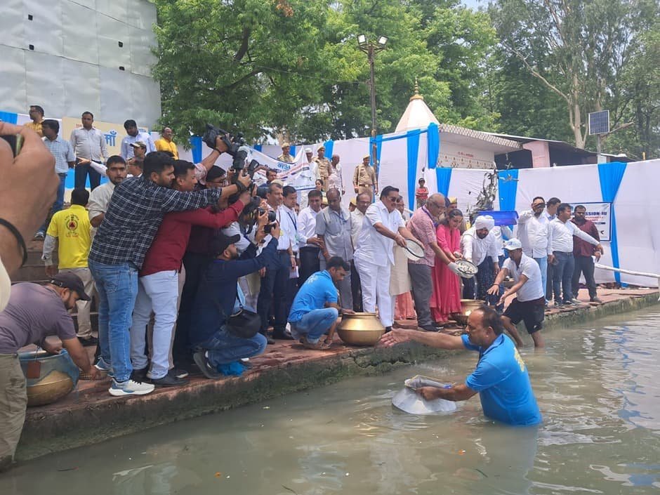 गंगा को दूषित करने वालों पर होगी कड़ी कार्रवाई : सी.आर. पाटिल