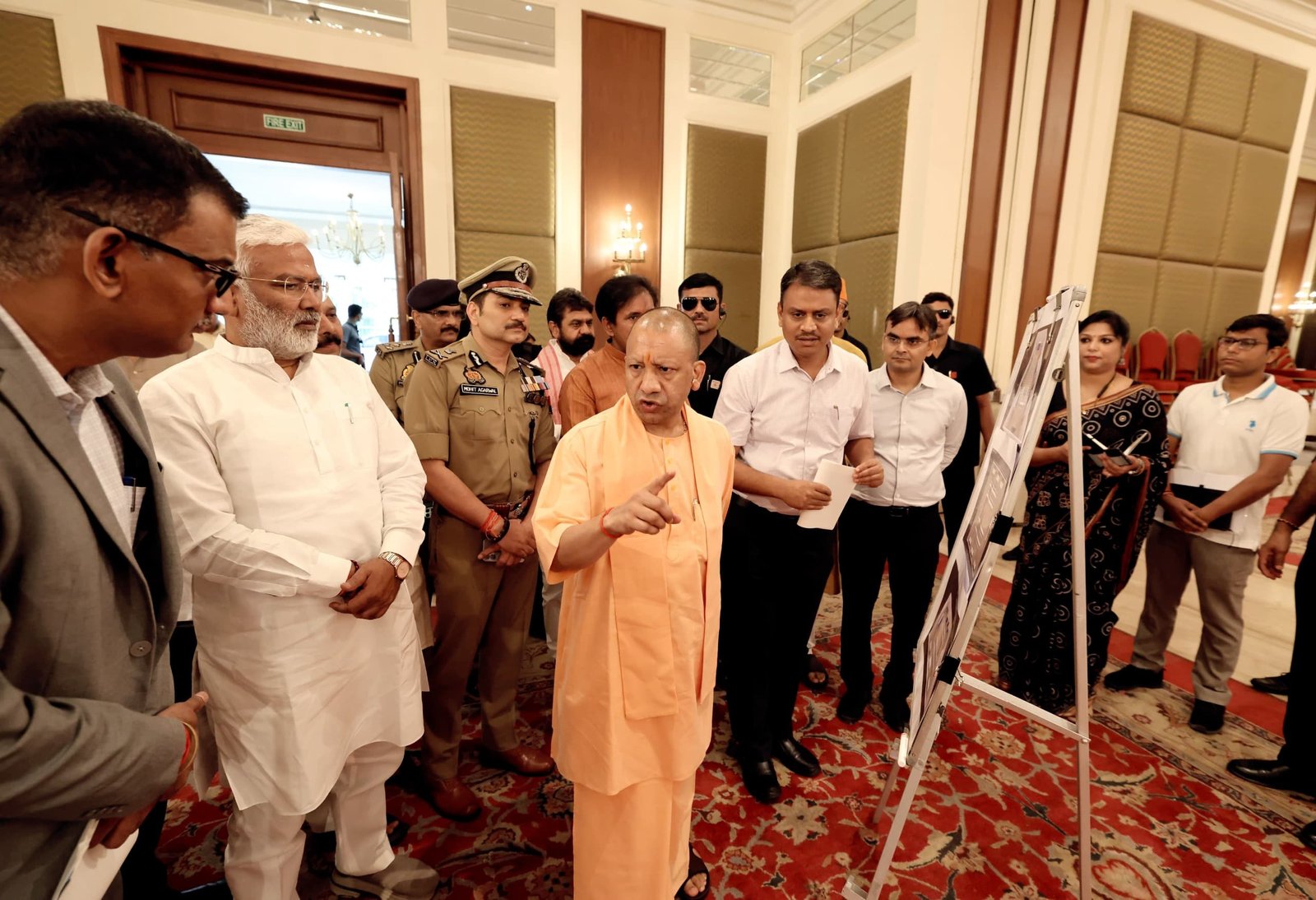 होटल ताज पहुंच मुख्यमंत्री ने लिया तैयारियों का जायजा, दिए आवश्यक निर्देश