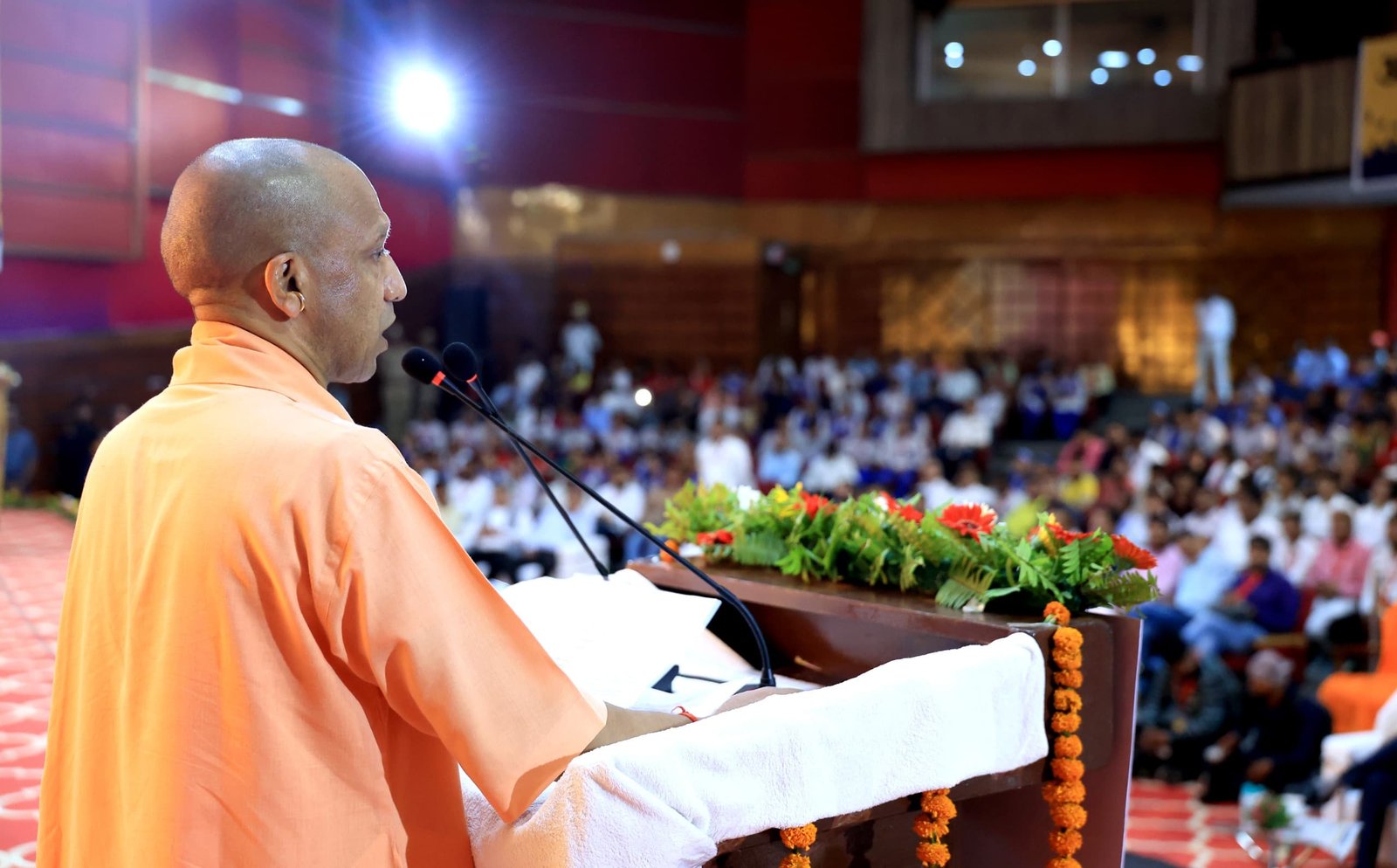 शॉर्टकट से नहीं, संघर्ष से मिलती है सफलता : योगी आदित्यनाथ