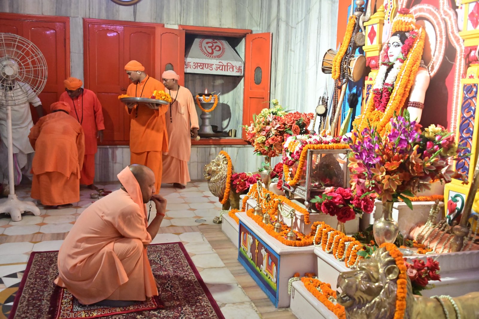 गुरु पूर्णिमा पर शिष्य और गुरु, दोनों भूमिका में दिखेंगे सीएम योगी