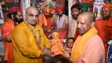 पौधरोपण महा अभियान से पहले सीएम योगी ने श्री रामलला व हनुमानगढ़ी का किया दर्शन-पूजन