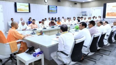 मुख्यमंत्री योगी आदित्यनाथ ने अयोध्या एवं देवीपाटन मंडल के जनप्रतिनिधियों, लोक निर्माण विभाग, पर्यटन एवं संस्कृति विभाग के वरिष्ठ अधिकारियों के साथ उच्चस्तरीय समीक्षा बैठक की