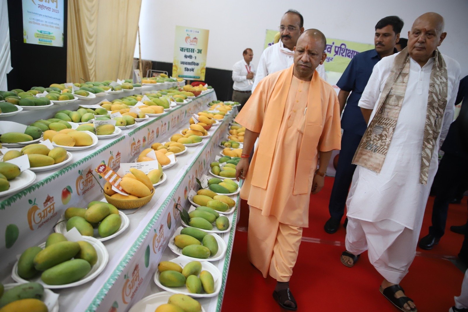 मुख्यमंत्री योगी आदित्यनाथ ने लखनऊ में तीन दिवसीय 'उत्तर प्रदेश आम महोत्सव- 2025' का किया शुभारंभ