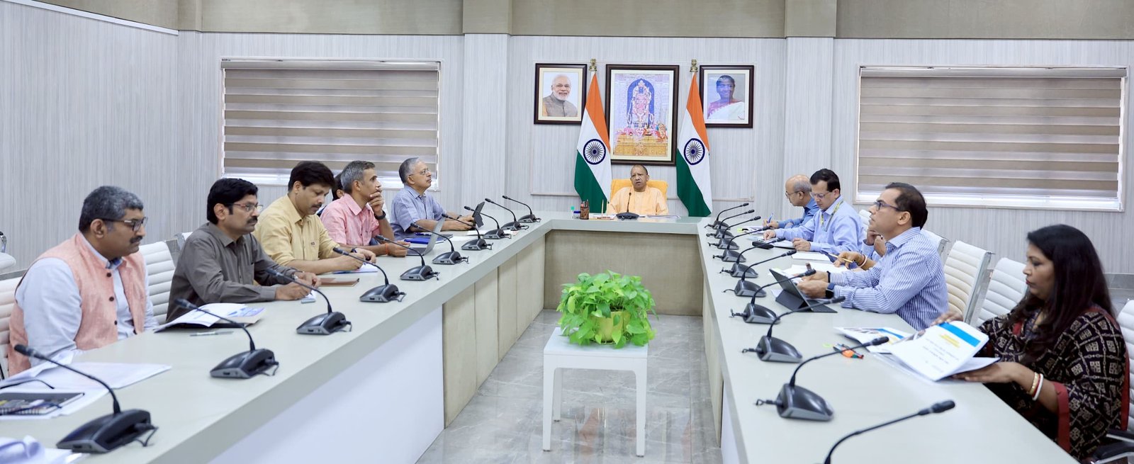 मुख्यमंत्री योगी आदित्यनाथ बोले- “यह सिर्फ आंकड़ा नहीं, हर नागरिक की जिंदगी में आया बदलाव है