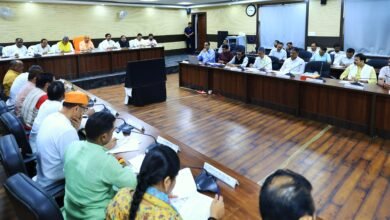 मुख्यमंत्री ने वाराणसी व आजमगढ़ मंडल के जनप्रतिनिधियों के साथ की विकास कार्यों की प्रगति की समीक्षा