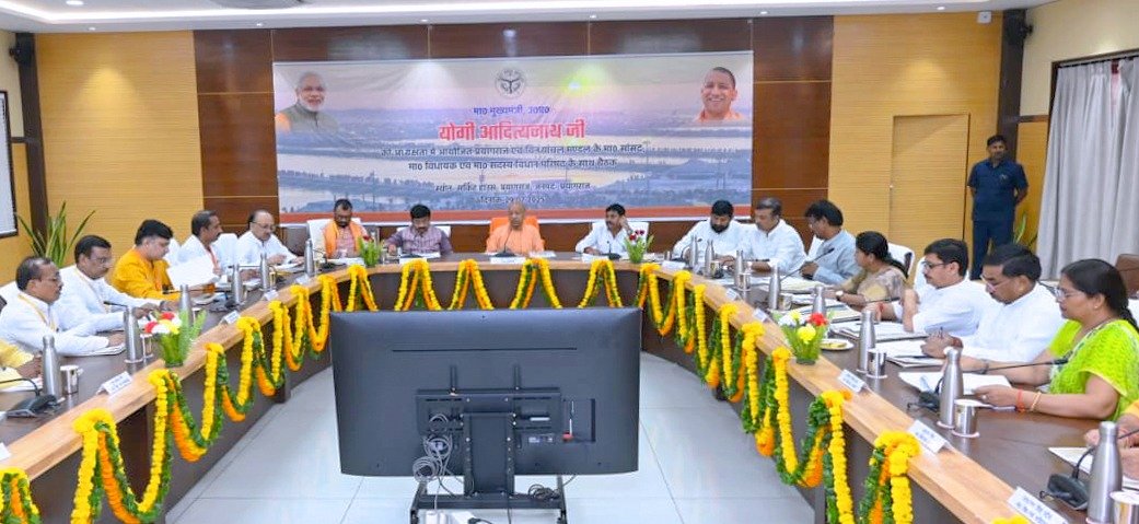 मुख्यमंत्री ने सभी जनप्रतिनिधियों से उनके निर्वाचन क्षेत्रों की परिस्थितियों, जन अपेक्षाओं और विकासात्मक प्राथमिकताओं के विषय में व्यक्तिगत रूप से किया संवाद