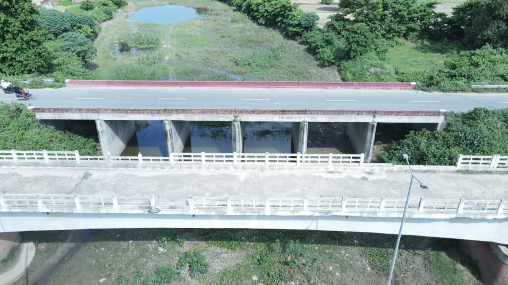 नदी की लंबाई 67.03 किमी और कैचमेंट एरिया 18356.64 हेक्टेयर, नदी का 16.91 किमी का हिस्सा है अवरोधित