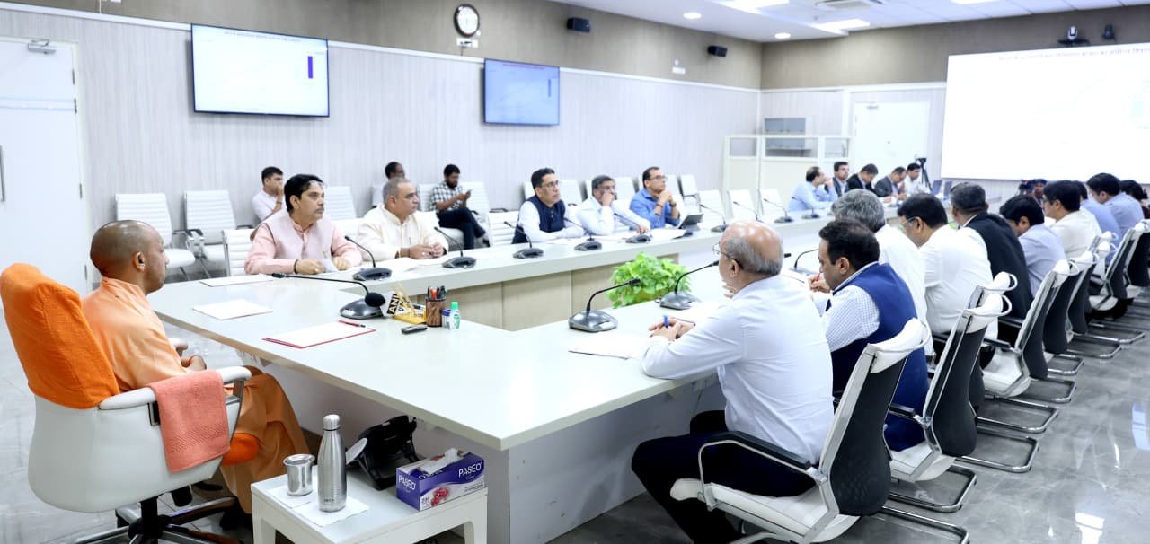 किसान पाठशाला और विकसित कृषि संकल्प यात्रा से किसानों के पास पहुंचे वैज्ञानिक