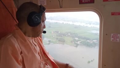 मुख्यमंत्री ने गाजीपुर में किया बाढ़ का हवाई सर्वे
