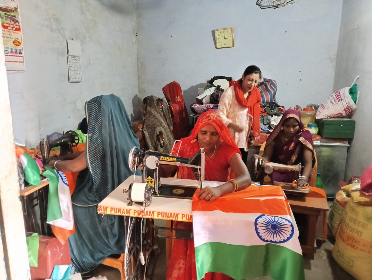 हर-घर तिरंगा अभियान में काशी की हज़ारों महिलाओं की मेहनत, समर्पण और राष्ट्र भक्ति की खुशबू होगी समाहित