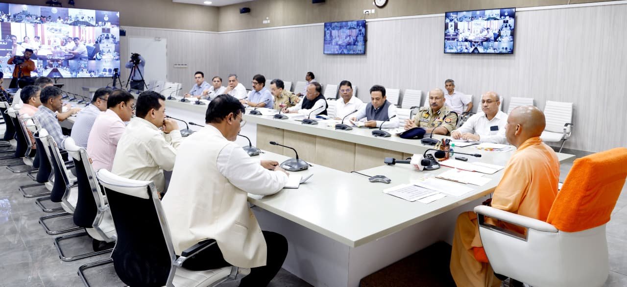 त्योहारों को शांतिपूर्ण ढंग से सम्पन्न कराने हेतु पुलिस-प्रशासन अलर्ट मोड पर रहे: मुख्यमंत्री