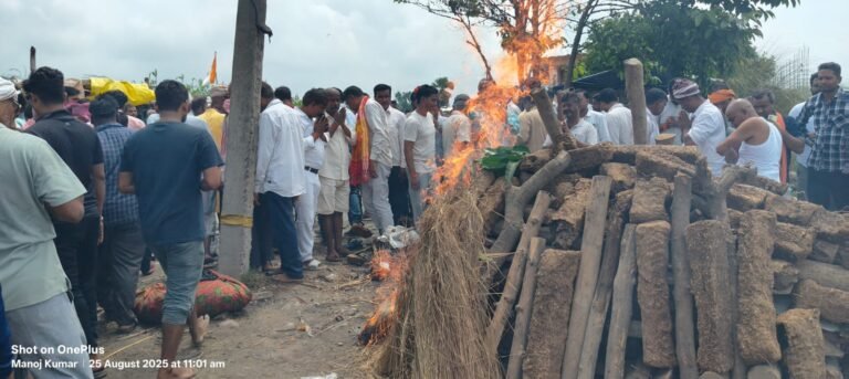 मद्धेशिया समाज के पूर्व राष्ट्रीय उपाध्यक्ष रामस्वरूप गुप्त का निधन, अंतिम यात्रा में उमड़ा जनसैलाब
