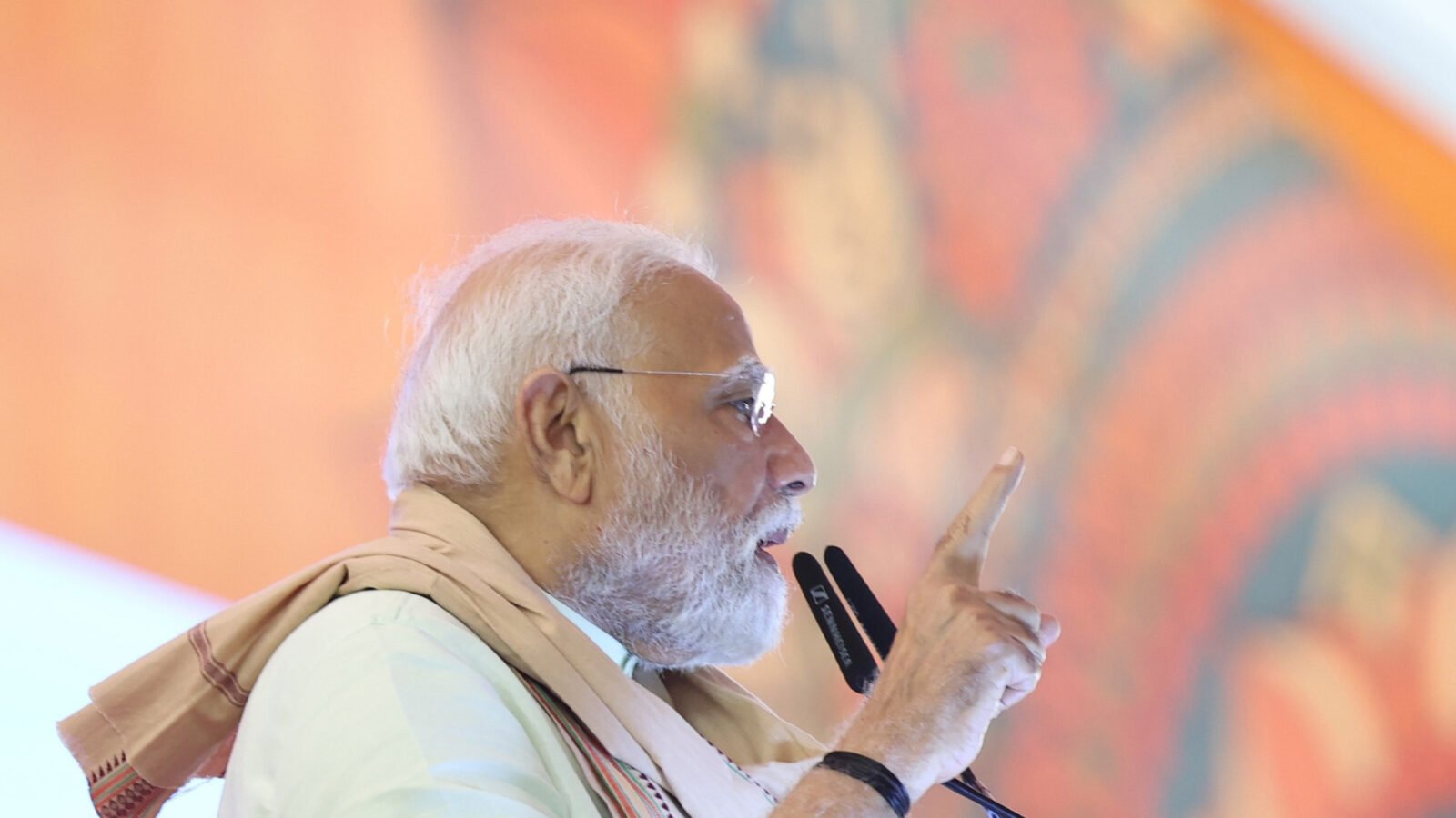 प्रधानमंत्री मोदी का ऐलान –“हर गरीब को मिलेगा पक्का घर, घुसपैठियों पर होगी सख्त कार्रवाई”