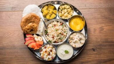 नवरात्र 2025: व्रत थाली — क्या खाएँ, कैसे बनता है जानें पूरी रेसिपी