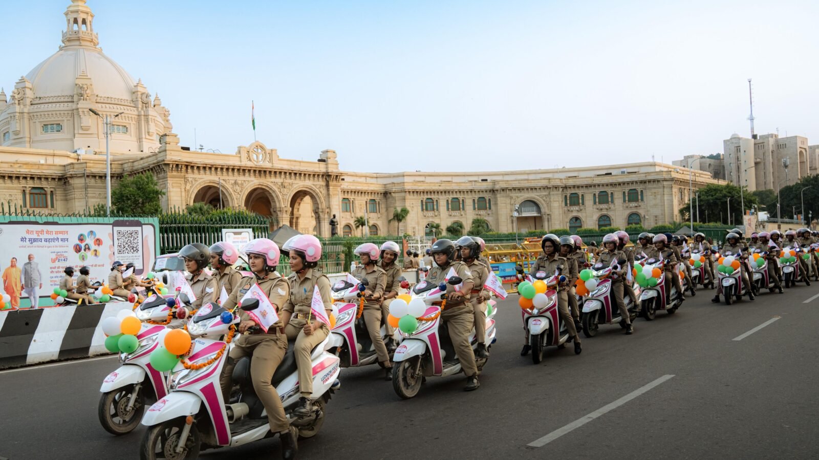 मिशन शक्ति 5, योगी आदित्यनाथ, यूपी पुलिस बाइक रैली, महिला सुरक्षा, नारी सम्मान, डीजीपी राजीव कृष्ण, नवरात्रि सुरक्षा, उत्तर प्रदेश महिला सशक्तिकरण, Mission Shakti 5, Yogi Adityanath, UP Police Bike Rally, Women Safety in UP, Women Empowerment, DGP Rajeev Krishna, Women Respect and Rights, Uttar Pradesh Police Campaign,