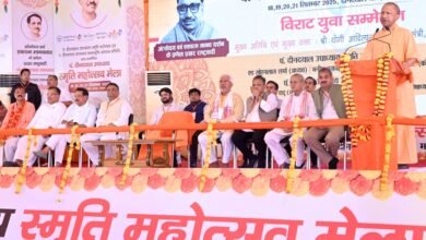 पंडित दीन दयाल उपाध्याय स्मृति महोत्सव, योगी आदित्यनाथ मथुरा भाषण, मोदी सरकार उपलब्धियां, स्टार्टअप योजना उत्तर प्रदेश, ODOP योजना यूपी, धारा 370 हटाना, राममंदिर निर्माण, स्वदेशी अभियान भारत, यूपी नंबर दो अर्थव्यवस्था, युवाओं के लिए सीएम युवा स्कीम, Deendayal Upadhyay Memorial Fair Mathura, CM Yogi Adityanath Speech, Modi government achievements, Uttar Pradesh Startup Scheme, ODOP initiative UP, Article 370 abrogation, Ram Mandir construction, Vocal for Local India, UP economy growth, CM Yuva Scheme benefits,