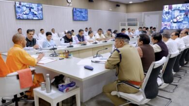 “हर्ष-उल्लास से मनें पर्व-त्योहार, कानून व्यवस्था में ढिलाई बर्दाश्त नहीं होगी: योगी आदित्यनाथ”