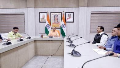 ‘घटी जीएसटी, मिला उपहार, धन्यवाद मोदी सरकार’ के स्लोगन के साथ ग्राहकों और व्यापारिक संगठनों से करें मुलाकात