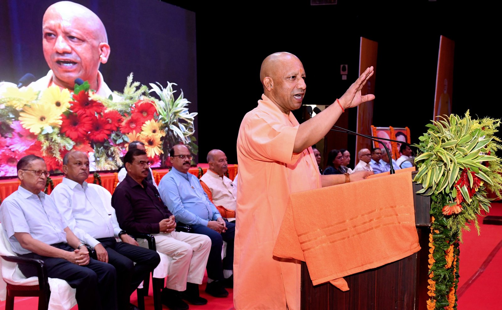 मुख्यमंत्री योगी आदित्यनाथ, प्रबुद्ध सम्मेलन गोरखपुर, आत्मनिर्भर भारत, आत्मनिर्भर यूपी, विकसित भारत विजन डॉक्यूमेंट, गुलामी की मानसिकता, यूपी विकास मॉडल, सेवा पखवाड़ा, मोदी-योगी नेतृत्व, भारत की अर्थव्यवस्था, Yogi Adityanath, Intellectuals Conference Gorakhpur, Developed India Vision Document, elf-Reliant India, Self-Reliant UP, Indian Economy Growth, Service Fortnight Program, Modi-Yogi Leadership, UP Development Model, India 2047,