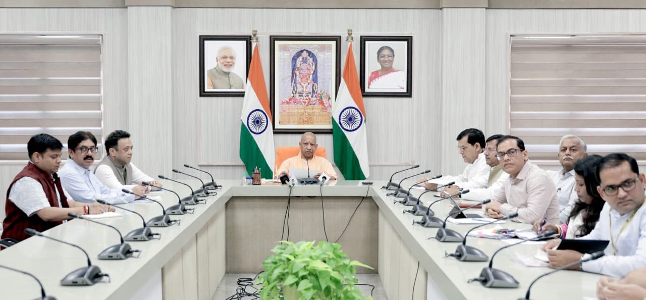 #YogiAdityanath #DevelopedUP2047 #UrbanDevelopment #SmartCity #UttarPradesh #EaseOfLiving #Innovation #RevenueGeneration #UPGrowth #SelfReliantCities #DigitalIndia #UPVision2047 #SmartGovernance #Ayodhya #Jhansi #Firozabad #Prayagraj #UPTransformation #YogiGovernment #CleanGreenUP