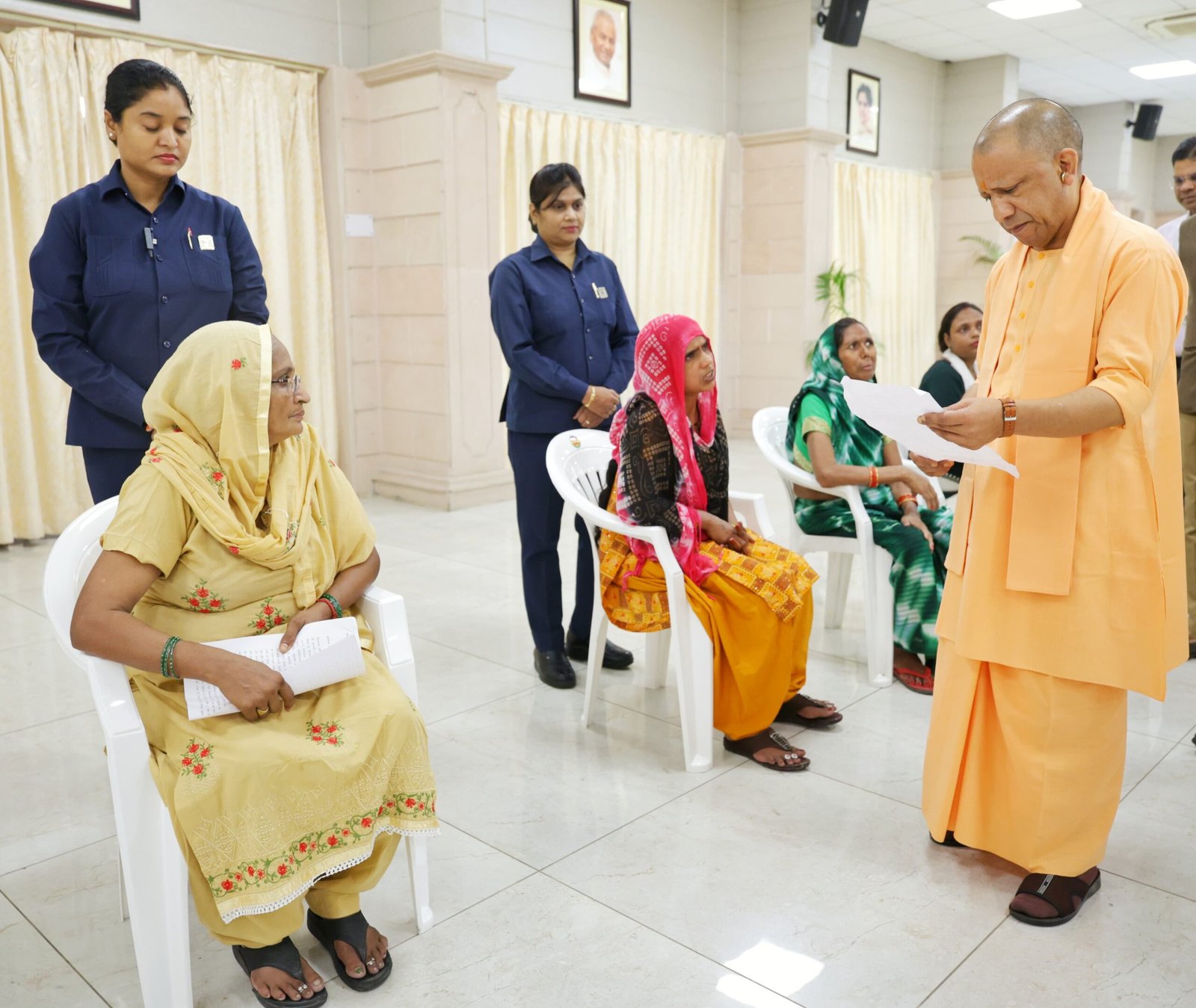 आमजन से व्यवहार ठीक रखें जनसेवक, दुर्व्यवहार बर्दाश्त नहीं: मुख्यमंत्री