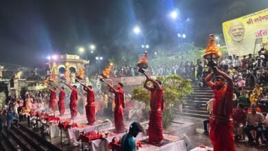 पीएम मोदी के 75वें जन्मदिवस पर नमो घाट और दशाश्वमेध घाट पर हुई भव्य गंगा आरती