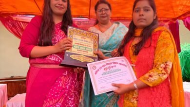 कासगंज जिला प्रोबेशन कार्यालय में सामाजिक कार्यकर्ता के रूप में कार्यरत हैं हिना .अबतक 26 हजार से अधिक महिलाओं की कर चुकी हैं मदद.