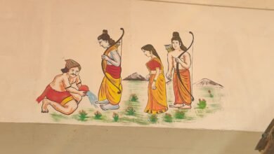 भगवान श्रीराम की नगरी अयोध्या दीपोत्सव 2025 की तैयारियों में दैदीप्यमान हो उठी है। योगी सरकार के नेतृत्व में रामनगरी के फ्लाईओवर, दीवारें और सड़कें थ्रीडी चित्रों से सजी हैं, जो रामायण के जीवंत प्रसंगों को प्रदर्शित कर रही हैं। अयोध्या विकास प्राधिकरण के सहयोग से स्थानीय व राष्ट्रीय कलाकारों ने राम जन्म, वनवास, रावण वध और राम-सीता मिलन जैसे दृश्य उकेरे हैं। दीपों की रोशनी और कला का संगम इस बार अयोध्या को सांस्कृतिक वैभव का अद्भुत उदाहरण बना रहा है।
