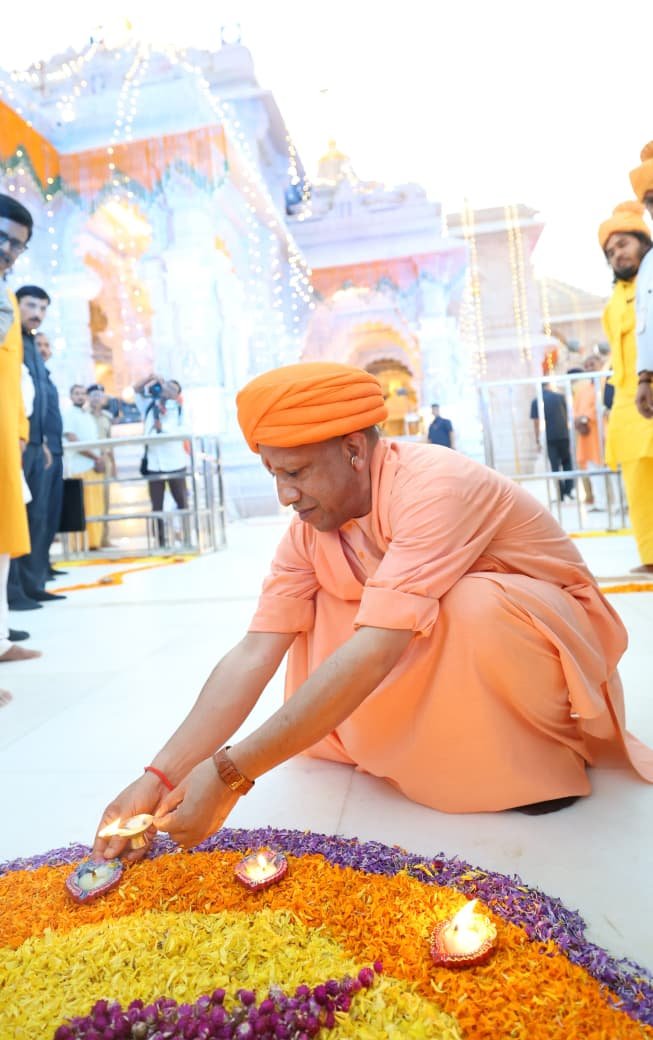 मुख्यमंत्री योगी आदित्यनाथ ने दीपावली पर प्रदेशवासियों को दी शुभकामनाएं