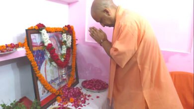 मुख्यमंत्री ने पं. छन्नूलाल मिश्र को दी श्रद्धांजलि,परिजनों से मिलकर व्यक्त की संवेदना