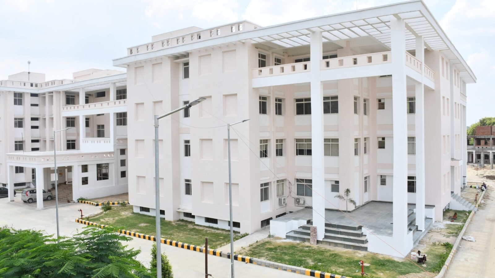 प्रधानमंत्री मोदी के ‘लोकल फॉर ग्लोबल’ विजन और मुख्यमंत्री योगी के नेतृत्व में उत्तर प्रदेश की कला, डिजाइन और हस्तशिल्प को मिला वैश्विक मंच