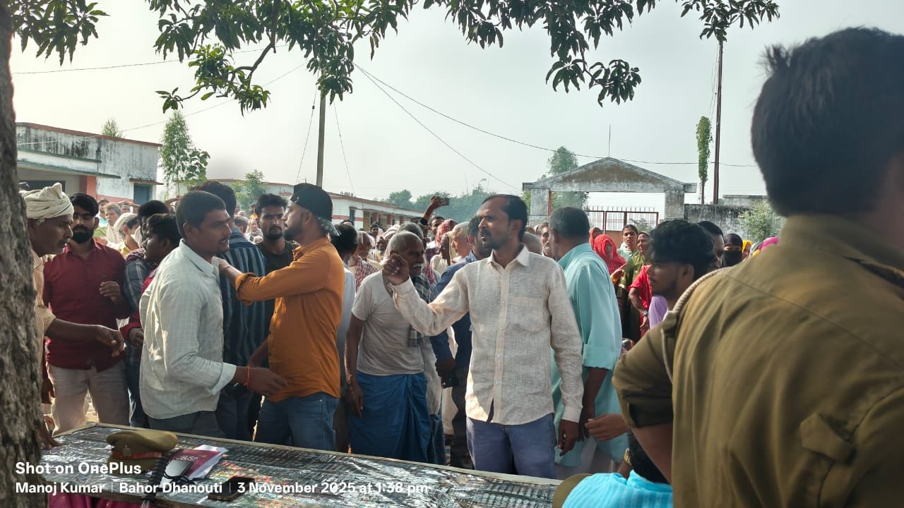 #DeoriaNews #Bhaluani #Sonbarsa #UPAdministration #RationShopSelection #UttarPradesh #LocalNews #BDO #PanchayatNews #CMGTIMES