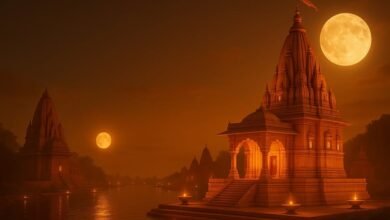 अगहनी पूर्णिमा 2025 इस वर्ष 4 दिसंबर को मनाई जाएगी। मार्गशीर्ष मास की यह पूर्णिमा धार्मिक दृष्टि से अत्यंत महत्वपूर्ण मानी गई है। पौराणिक मान्यता के अनुसार इस दिन भगवान विष्णु की पूजा, मंत्र-जप और दीपदान का विशेष फल प्राप्त होता है। पूर्णिमा तिथि सुबह 8:39 बजे आरंभ होकर अगले दिन 4:45 बजे तक रहेगी। भक्तजन प्रातः-स्नान, दान, हवन और चंद्र-दर्शन कर सुख-समृद्धि की कामना करते हैं। अन्न, वस्त्र, तिल, गुड़ और कंबल दान करना अत्यंत शुभ माना गया है। यह तिथि आध्यात्मिक साधना और पारिवारिक कल्याण के लिए विशेष फलदायी मानी जाती है।