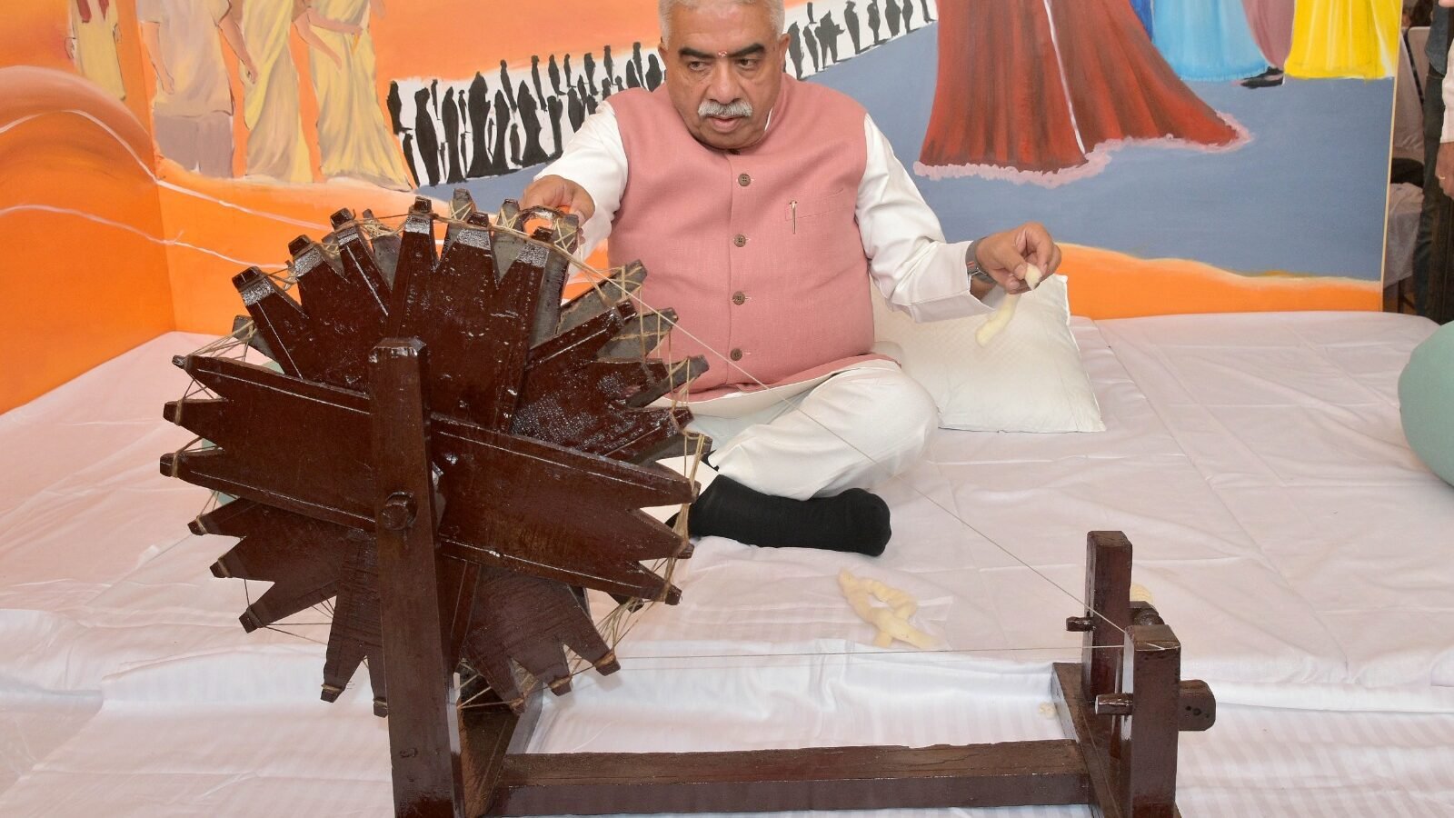Khadi Mahotsav 2025, Uttar Pradesh MSME, Khadi and Village Industries, Rural Entrepreneurship, UP Government Schemes, ODOP Products, Handmade Crafts UP, Khadi Fashion, Self-employment UP, Traditional Indian Crafts, UP Khadi Exhibition, Rural Economy Growth, Artisan Empowerment