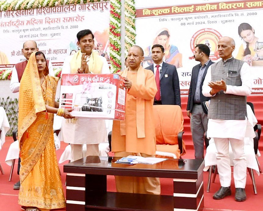 उत्तर प्रदेश में मुख्यमंत्री योगी आदित्यनाथ के नेतृत्व में महिला सशक्तिकरण के क्षेत्र में अभूतपूर्व प्रगति दर्ज हुई है। सुरक्षा, शिक्षा, स्वास्थ्य, वित्तीय स्वतंत्रता और रोजगार जैसे क्षेत्रों में व्यापक सुधार हुए हैं। महिला स्वयं सहायता समूह, बीसी सखी, बैंक सखी और ओडीओपी जैसी योजनाओं ने लाखों महिलाओं को आत्मनिर्भर बनाया है। मिशन शक्ति और कन्या सुमंगला जैसी योजनाओं ने सामाजिक बदलाव को मजबूत आधार दिया है। महिला संचालित स्टार्टअप में उल्लेखनीय वृद्धि ने प्रदेश को महिला उद्यमिता का हब बना दिया है। यूपी मॉडल अब महिला सशक्तिकरण की नई पहचान बन रहा है।