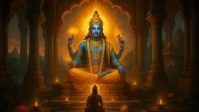 मोक्षदा एकादशी, मार्गशीर्ष मास की शुक्ल एकादशी, व्रत-परंपरा और आधुनिक विज्ञान के संगम की प्रतीक मानी जाती है। श्रद्धालु इस दिन उपवास, विष्णु-पूजन, तुलसी-अर्पण और रात्रि-जागरण करते हैं ताकि पाप नष्ट हों और पूर्वजों को मोक्ष मिले। शास्त्रों और मास के विशेष नियम के अनुसार दशमी से सात्त्विक आचरण आवश्यक है; द्वादशी में निर्धारित पारण समय का पालन व्रत-फल के लिए अनिवार्य है। साथ ही, उपवास के कारण पाचन-विश्राम, हार्मोन संतुलन और सेल-रिपेयर (autophagy) जैसे वैज्ञानिक लाभ भी माने जाते हैं।