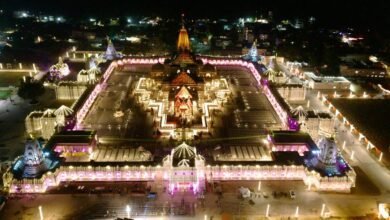 अयोध्या में प्रस्तावित विश्वस्तरीय मंदिर संग्रहालय को 52.102 एकड़ भूमि आवंटित करने के योगी सरकार के निर्णय से रामनगरी में उत्साह है। संग्रहालय का निर्माण टाटा सन्स CSR फंड से करेगी। इससे अयोध्या को नया सांस्कृतिक पहचान चिन्ह मिलेगा व हजारों रोजगार के अवसर बनेंगे। संत समाज और व्यापारी वर्ग ने मुख्यमंत्री योगी आदित्यनाथ का आभार जताया।