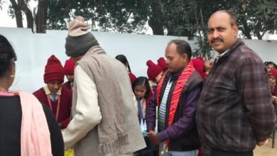 भलुअनी, देवरिया स्थित के0डी0 मेमोरियल स्कूल में राष्ट्रीय गणित दिवस पर गणित प्रदर्शनी और मैथ ओलम्पियाड आयोजित हुआ। मुख्य अतिथि ने रामानुजन के जीवन से प्रेरणा दी। कक्षा एक से आठ तक विद्यार्थियों ने गणितीय मॉडल प्रस्तुत किए। कार्यक्रम ने तार्किक सोच और रचनात्मकता को बढ़ावा दिया।