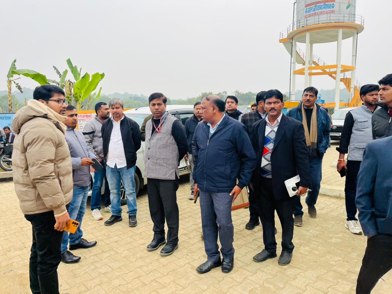 नरेंद्र मोदी के मार्गदर्शन और योगी आदित्यनाथ के नेतृत्व में उत्तर प्रदेश का गोरखपुर स्थित वनटांगिया गांव प्रदेश का पहला और देश का दूसरा ‘जल अर्पण गांव’ बनने जा रहा है। जल जीवन मिशन के तहत हर घर जल अभियान की जिम्मेदारी ग्राम पंचायत को सौंपी जाएगी। यह मॉडल सुरक्षित, निरंतर और मानक आधारित पेयजल आपूर्ति के साथ ग्रामीण स्वशासन की नई मिसाल बनेगा।