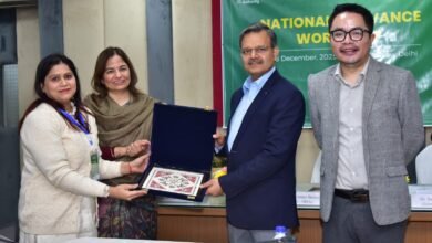 मुख्यमंत्री योगी आदित्यनाथ के नेतृत्व में उत्तर प्रदेश ने आयुष्मान भारत प्रधानमंत्री जन आरोग्य योजना के प्रभावी क्रियान्वयन में नया कीर्तिमान बनाया है। दावों के समयबद्ध भुगतान, गंभीर बीमारियों के इलाज पर बढ़ते खर्च और शिकायतों के तेज निस्तारण में प्रदेश ने देशभर में अग्रणी स्थान हासिल किया। इसी उत्कृष्ट प्रदर्शन के लिए नेशनल ग्रीवांस वर्कशॉप में स्टेट हेल्थ एजेंसी साचीज़ को राष्ट्रीय स्तर पर सम्मानित किया गया।