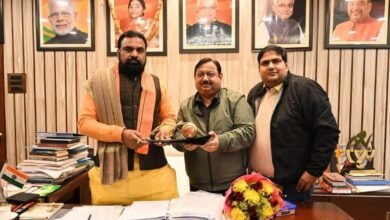 इंडियन मोशन पिक्चर प्रोड्यूसर्स एसोसिएशन (IMPPA) के अध्यक्ष अभय सिन्हा और एफएमसी सचिव निशांत उज्ज्वल ने बिहार के उपमुख्यमंत्री सम्राट चौधरी से शिष्टाचार भेंट की। इस दौरान बिहार फिल्म नीति के तहत लंबित अनुदान मामलों, फिल्म निर्माण को प्रोत्साहन और राज्य को फिल्म हब बनाने पर विस्तार से चर्चा हुई। उपमुख्यमंत्री ने अनुदान प्रक्रिया में तेजी और फिल्म आयोजनों को बढ़ावा देने का आश्वासन दिया।