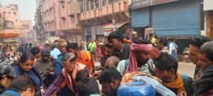 श्री काशी विश्वनाथ धाम के लोकार्पण के चार वर्ष पूर्ण होने पर वाराणसी में संकल्प संस्था द्वारा संचालित संकल्प अन्नक्षेत्र ने सेवा व समर्पण का अनुपम उदाहरण प्रस्तुत किया। संकटमोचन हनुमान जी को भोग अर्पित कर चौक क्षेत्र में सैकड़ों जरूरतमंदों, श्रमिकों व श्रद्धालुओं को खिचड़ी, गाजर का हलवा व फल वितरित किए गए।