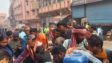 श्री काशी विश्वनाथ धाम के लोकार्पण के चार वर्ष पूर्ण होने पर वाराणसी में संकल्प संस्था द्वारा संचालित संकल्प अन्नक्षेत्र ने सेवा व समर्पण का अनुपम उदाहरण प्रस्तुत किया। संकटमोचन हनुमान जी को भोग अर्पित कर चौक क्षेत्र में सैकड़ों जरूरतमंदों, श्रमिकों व श्रद्धालुओं को खिचड़ी, गाजर का हलवा व फल वितरित किए गए।