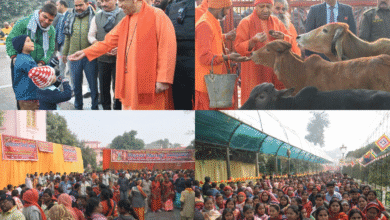 गोरखपुर स्थित गोरखनाथ मंदिर में मकर संक्रांति से एक दिन पहले ही श्रद्धालुओं की भारी भीड़ उमड़ पड़ी। बुधवार भोर से ही लाखों भक्तों ने बाबा गोरखनाथ को आस्था की खिचड़ी अर्पित की। गोरक्षपीठाधीश्वर एवं मुख्यमंत्री योगी आदित्यनाथ ने मंदिर में प्रवास कर सुरक्षा व व्यवस्थाओं की निगरानी की। उन्होंने गोशाला में गोसेवा की और बच्चों को आशीर्वाद व चॉकलेट दी।