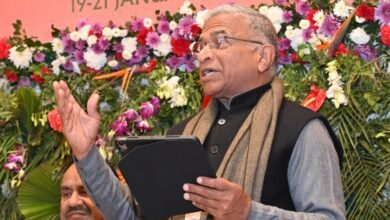 उत्तर प्रदेश विधानसभा मंडप में 86वें अखिल भारतीय पीठासीन अधिकारी सम्मेलन का समापन हुआ। राज्यसभा के उपसभापति हरिवंश ने सम्मेलन की चर्चाओं को सार्थक बताते हुए यूपी की आर्थिक प्रगति, गरीबी उन्मूलन और विजन डॉक्यूमेंट-2047 की सराहना की। उन्होंने कहा कि सुधारवादी शासन, तकनीक और सहभागिता के बल पर उत्तर प्रदेश विकसित भारत के लक्ष्य में महत्वपूर्ण योगदान दे रहा है।